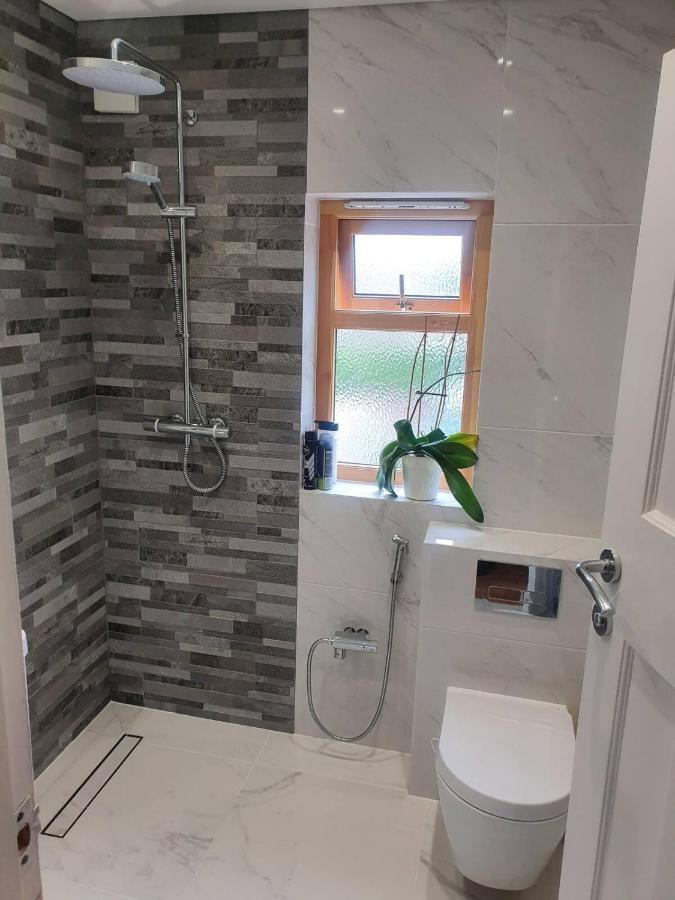 Beautiful Guest Rooms, Free Parking, 30Min Heathrow, 40Min Wembley, 60Min Central London Greenford  Exterior photo