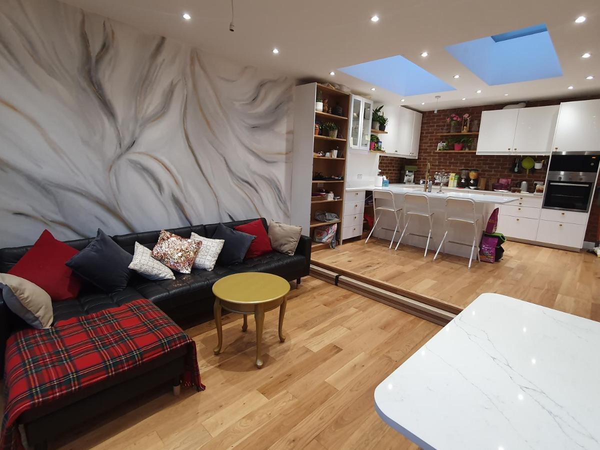 Beautiful Guest Rooms, Free Parking, 30Min Heathrow, 40Min Wembley, 60Min Central London Greenford  Exterior photo